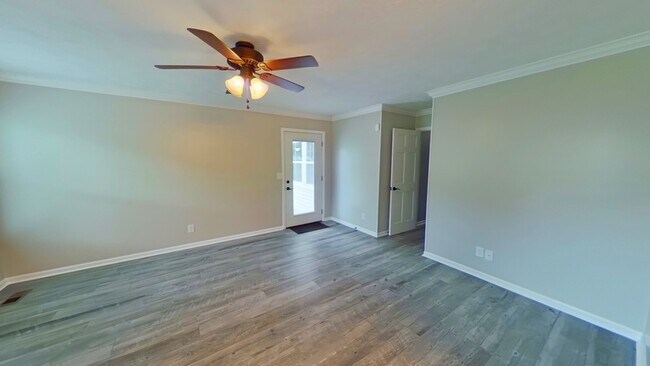 Building Photo - 867 Flintwood Rd