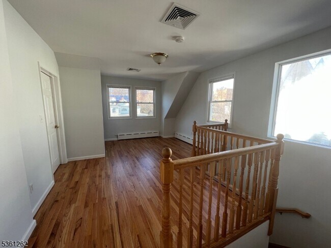 Building Photo - 43 S Willow St