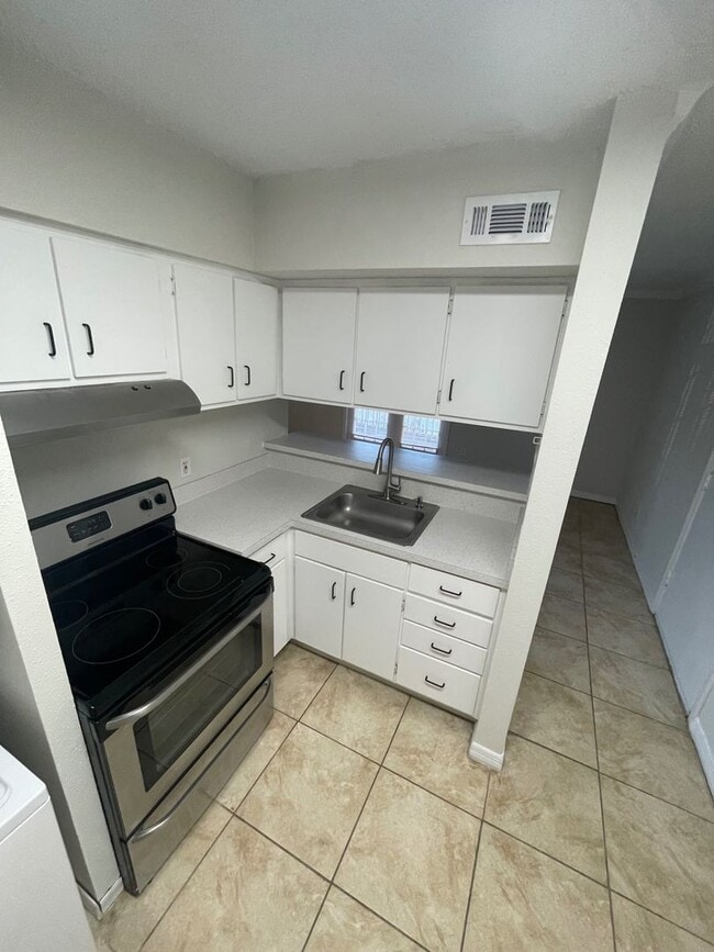 Building Photo - Charming studio in Altamonte Springs, Avai...
