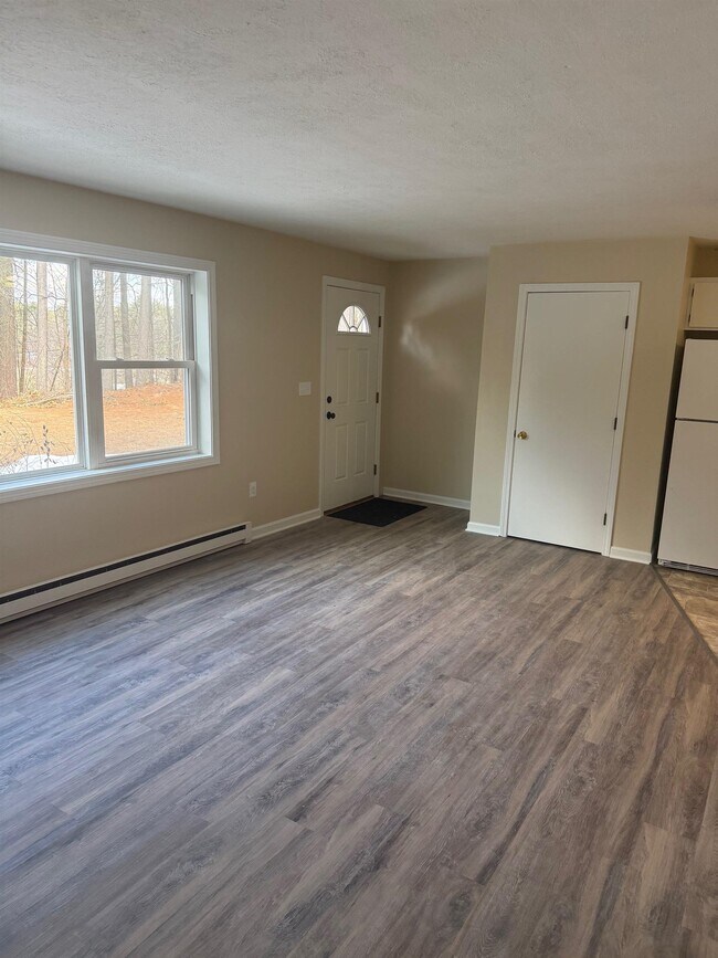 Building Photo - 14 Hurricane Rd