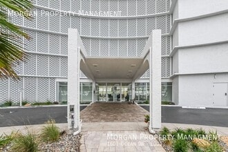 Building Photo - 1601 Ocean Dr S