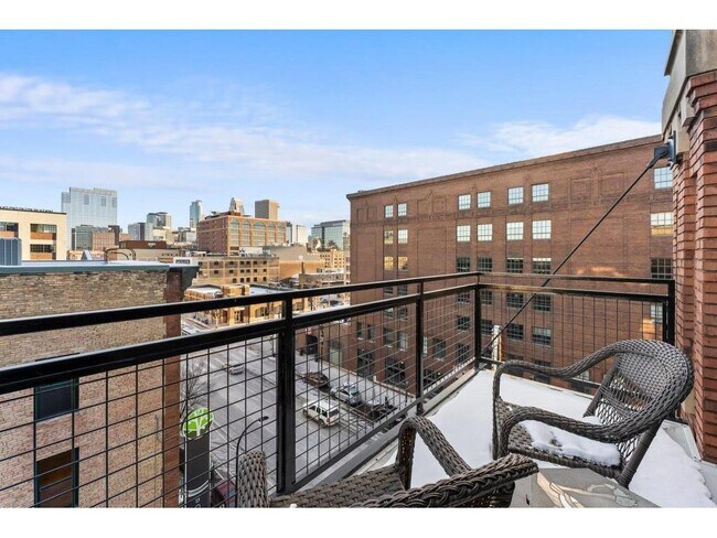 Building Photo - 618 N Washington Ave