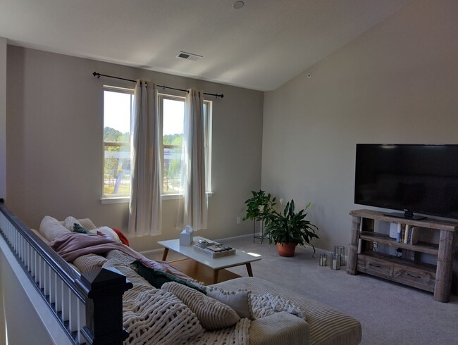 Building Photo - Spacious 2bd/2ba in The Villages at Bartle...