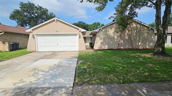 Primary Photo - 11226 Beauvoir Dr