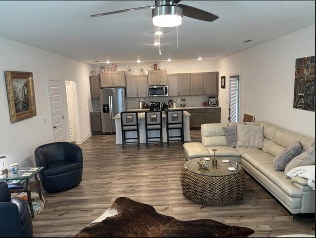 Building Photo - 58 Sandhill Ct