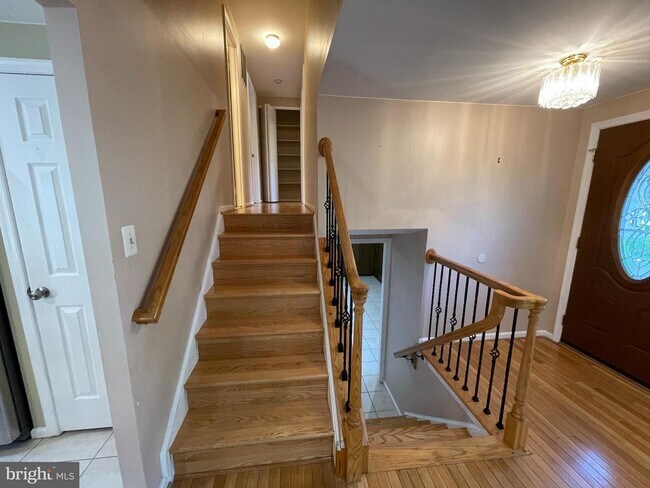 Building Photo - 5056 Kenerson Dr
