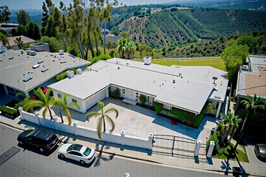 Building Photo - 1641 Tower Grove Dr