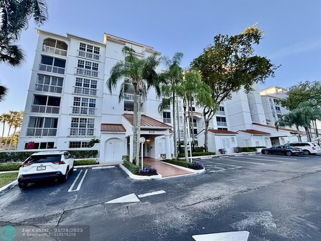 Building Photo - 4112 W Palm Aire Dr