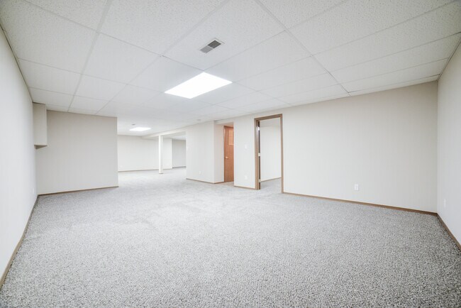 Building Photo - 1801 Ridge Rd