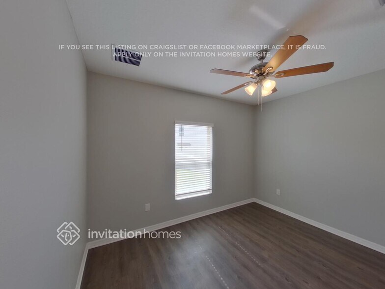 Building Photo - 10231 White Linen Ave