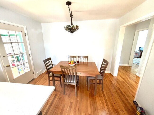 Building Photo - Now Leasing! Charming Home in One of Madison’s Best Neighborhoods
