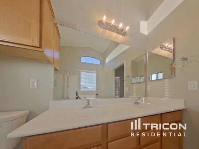 Building Photo - 2191 S 160th Ln