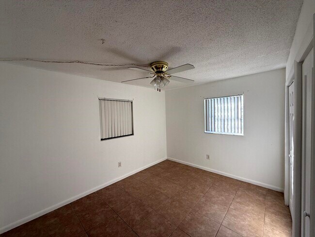 Building Photo - 4715 Weymouth St