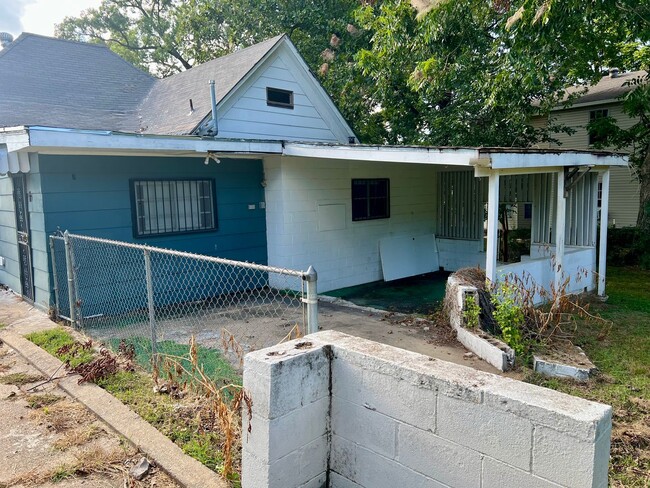 Building Photo - 1314 Flint St