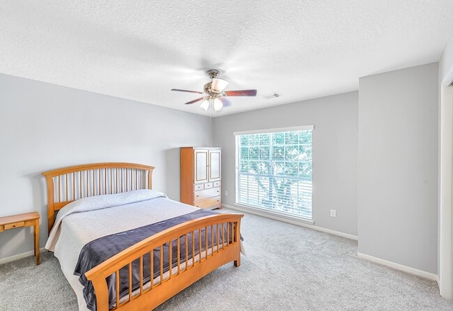 Building Photo - 23207 Willow Pond Pl