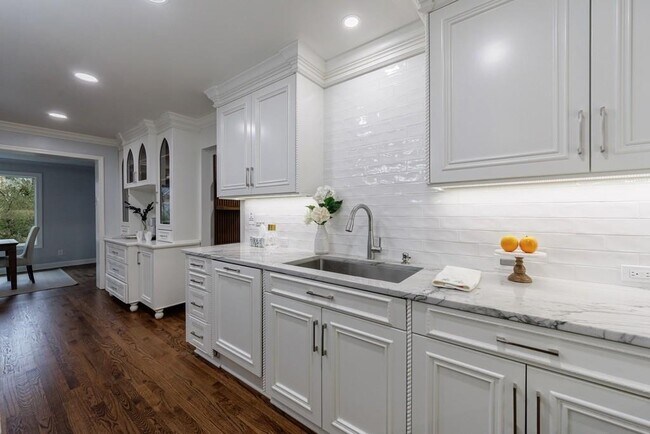 Building Photo - 459 Atlanta Country Club Dr