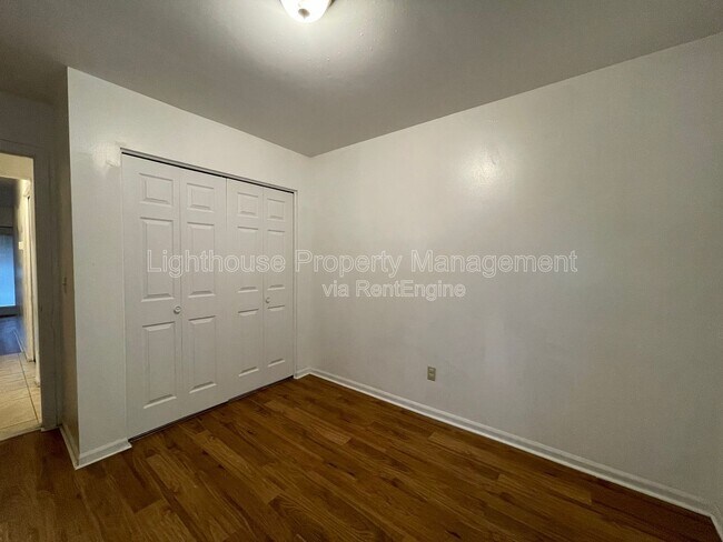 Building Photo - 2860 S 9th St