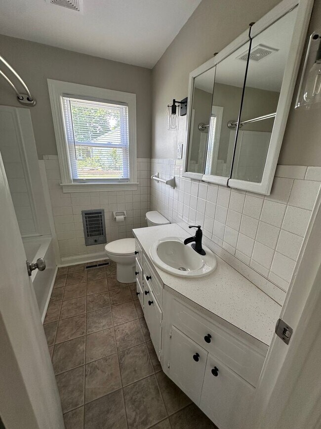 Building Photo - 313 Ginnie Ln