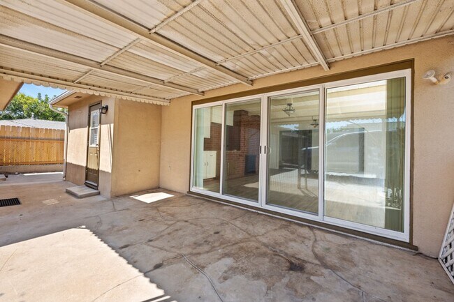 Building Photo - 4910 Gary St