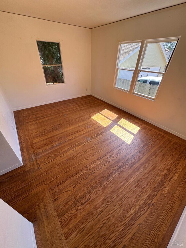Building Photo - 75 Ventura St