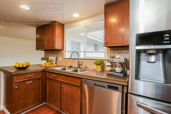 Building Photo - Beautiful 4 Bed 2 Bath House