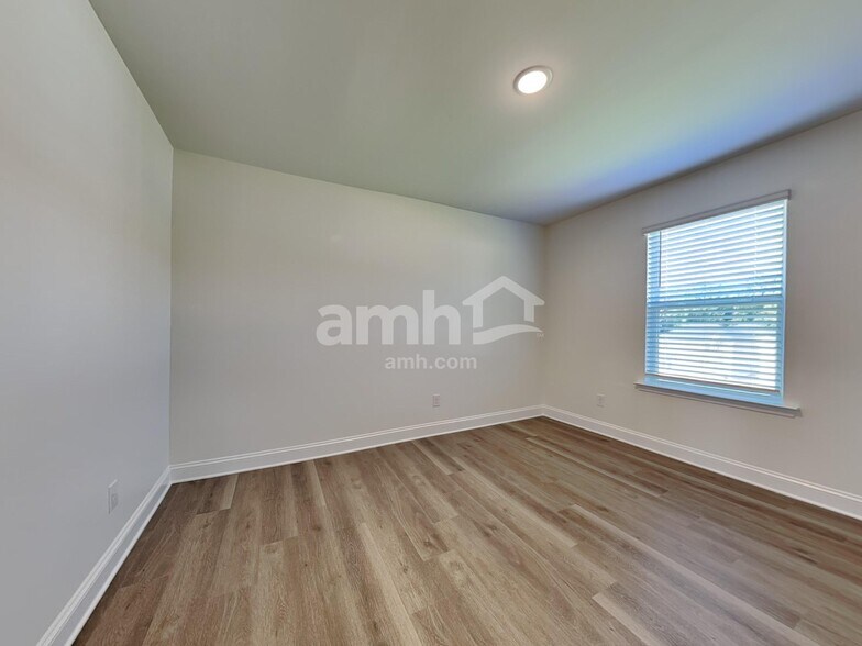 Building Photo - 3511 Lincoln Hts Ln