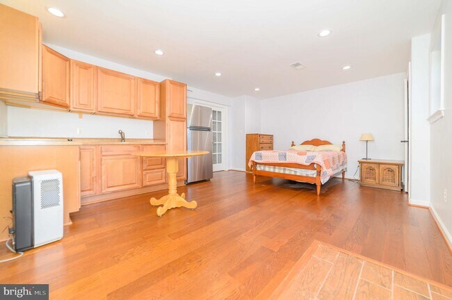 Building Photo - 4708 Randolph Ct