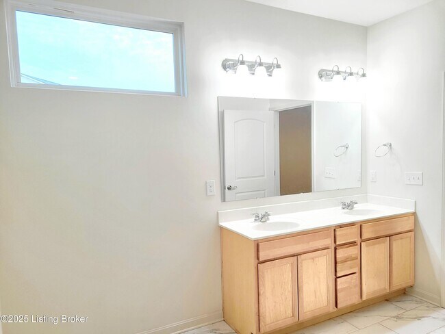 Building Photo - 3808 Misty Grove Ct