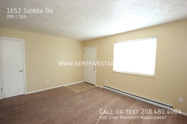 Building Photo - 2 Bedroom 1 Bathroom Apartment in Great Ne...