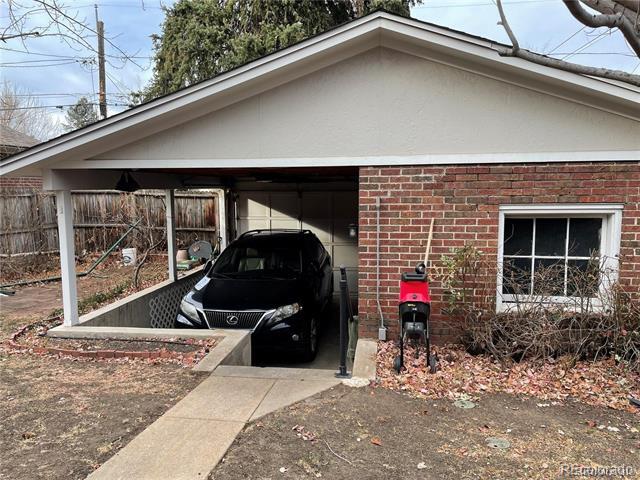 Building Photo - 1143 S Corona St