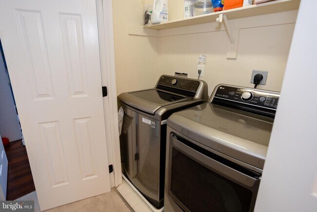 Building Photo - 1411 Campbell Ct NE