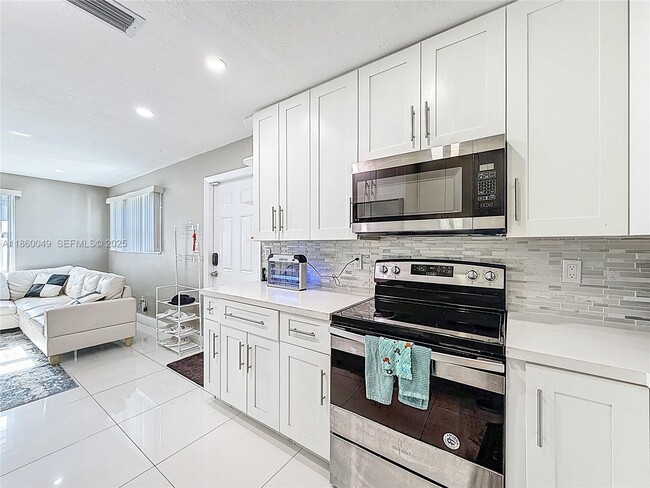 Building Photo - 921 NW 14th St