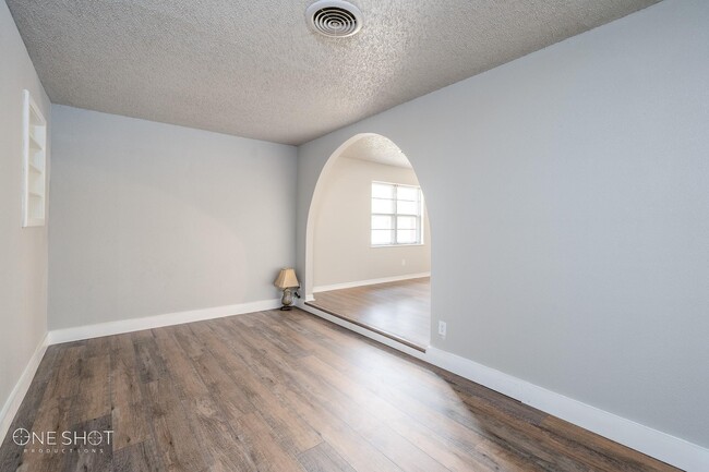 Building Photo - 3749 N 10th St