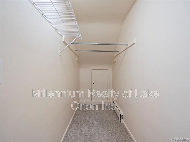 Building Photo - 24034 Meadowlark St