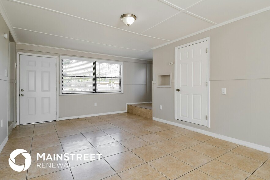 Building Photo - 7104 Pellias Rd