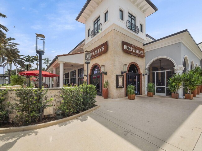 Building Photo - 9931 Bozzano Dr