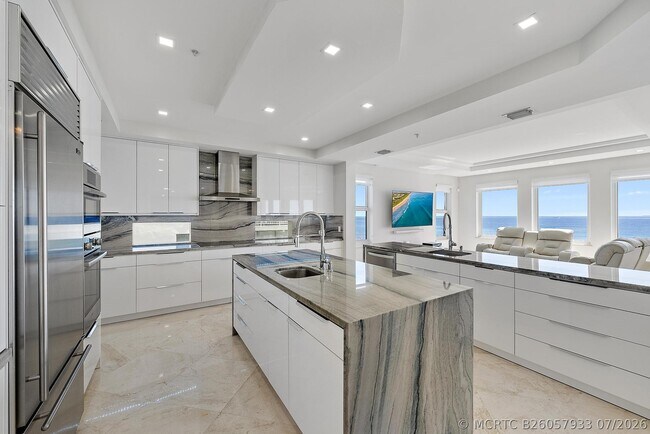 Building Photo - 2070 N Ocean Blvd
