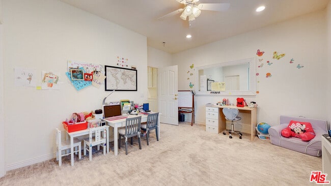 Building Photo - 4950 Densmore Ave