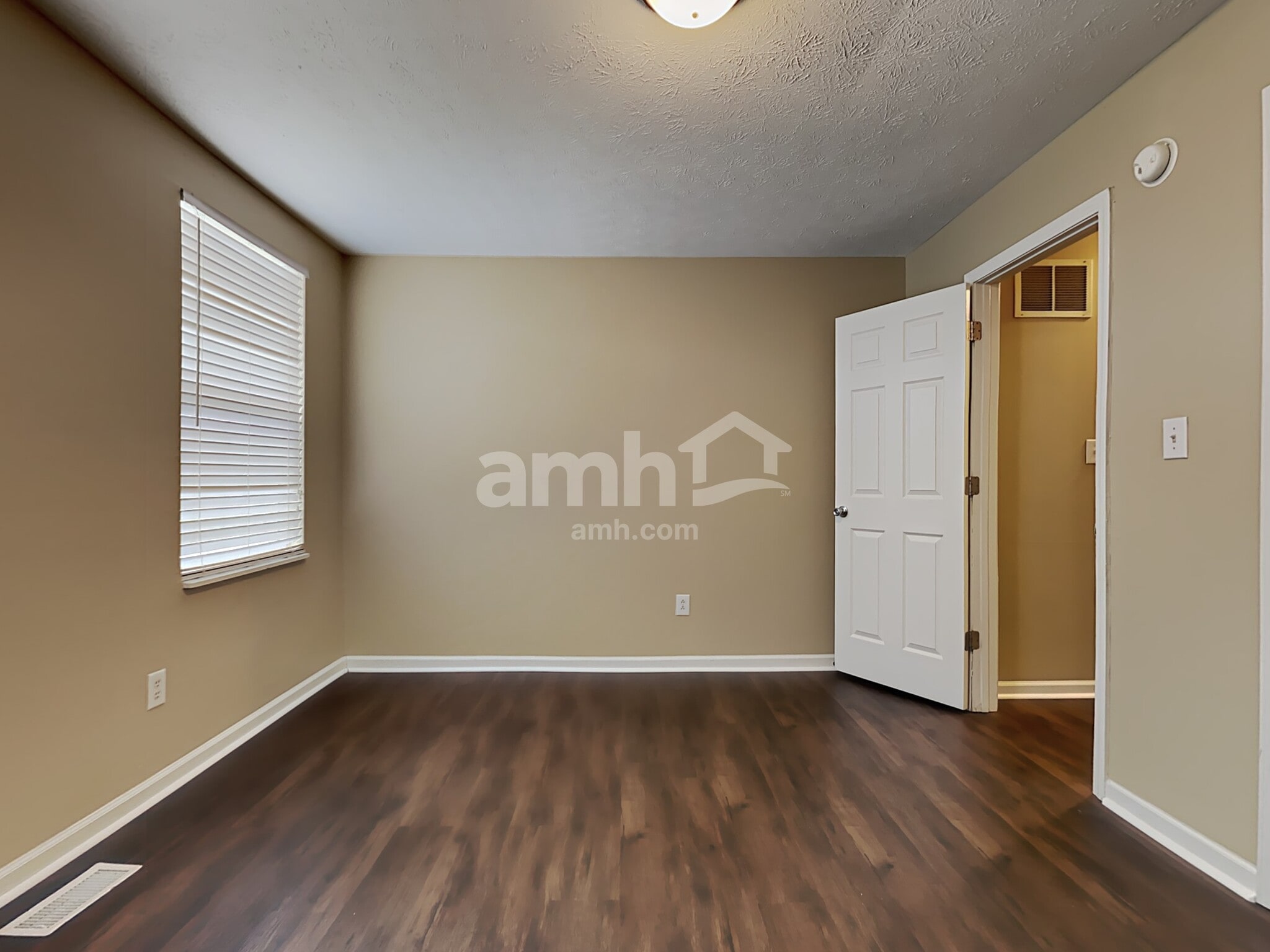 Building Photo - 6351 Hollingsworth Dr