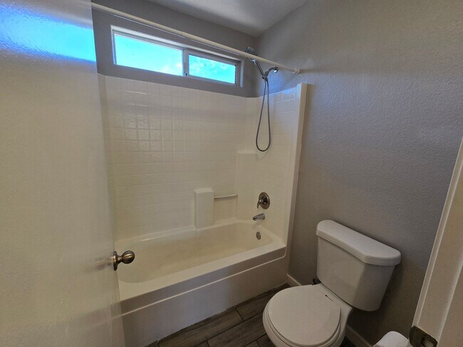 Building Photo - 4 Bedroom Rhodes Ranch Home