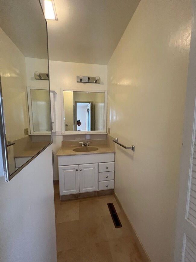 Building Photo - Beautifully Landscaped Home in Rincon Valley!