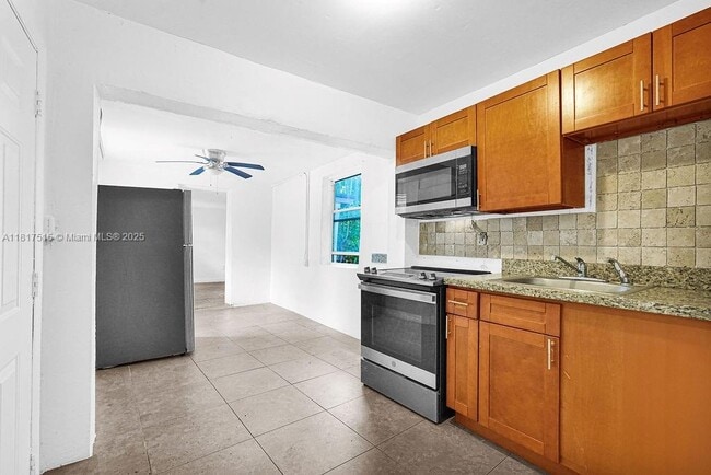 Building Photo - 250 NW 43rd St