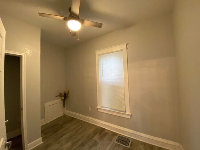 Building Photo - Cute 2 Bedroom Bungalow Coming Soon