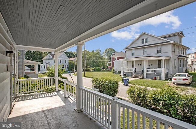 Building Photo - 508 Cording Ave