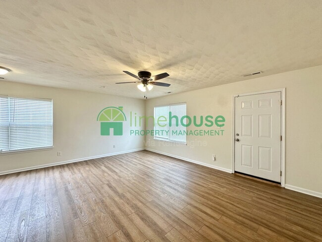 Building Photo - 1323 Hoover Ave