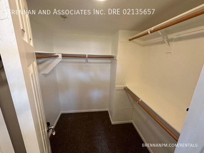 Building Photo - 2728 Farragut Rd