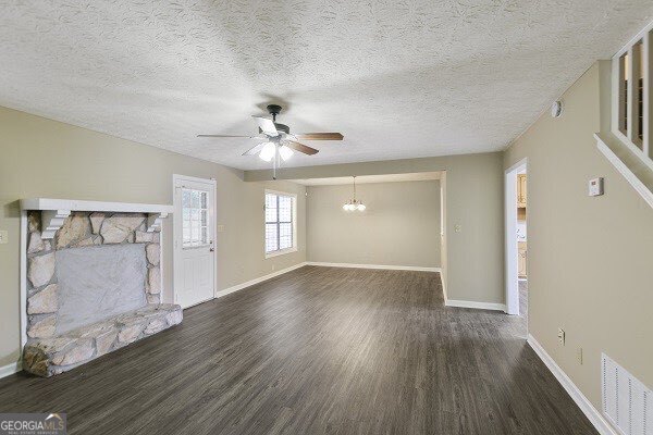 Building Photo - 114 Oak Cir S