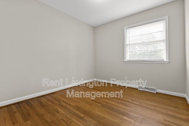 Building Photo - 304 Harvard Dr