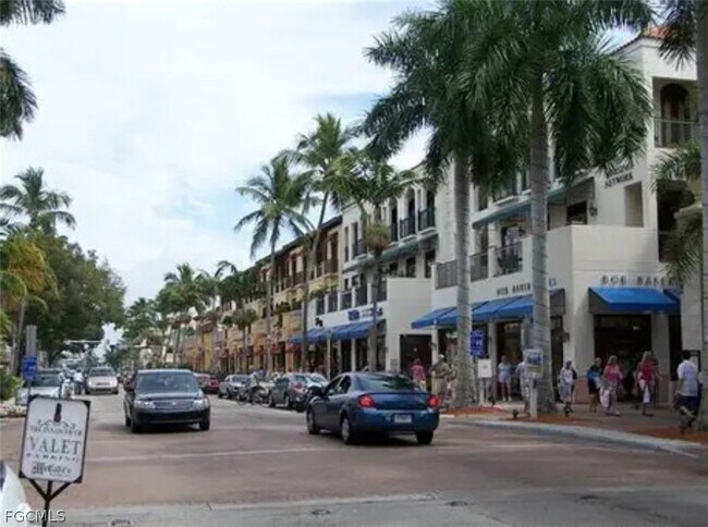 Building Photo - 663 110th Ave N