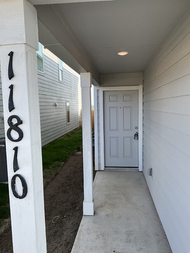 Building Photo - 11810 Spiderwort Rdg